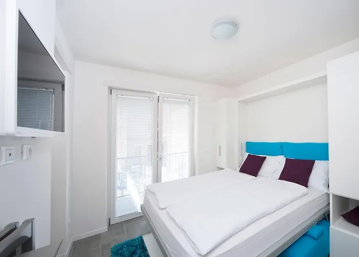 Cooper L 37 Hotel 3*